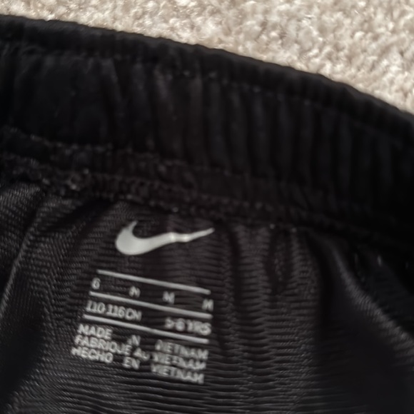 Nike Set - Picture 3 of 3